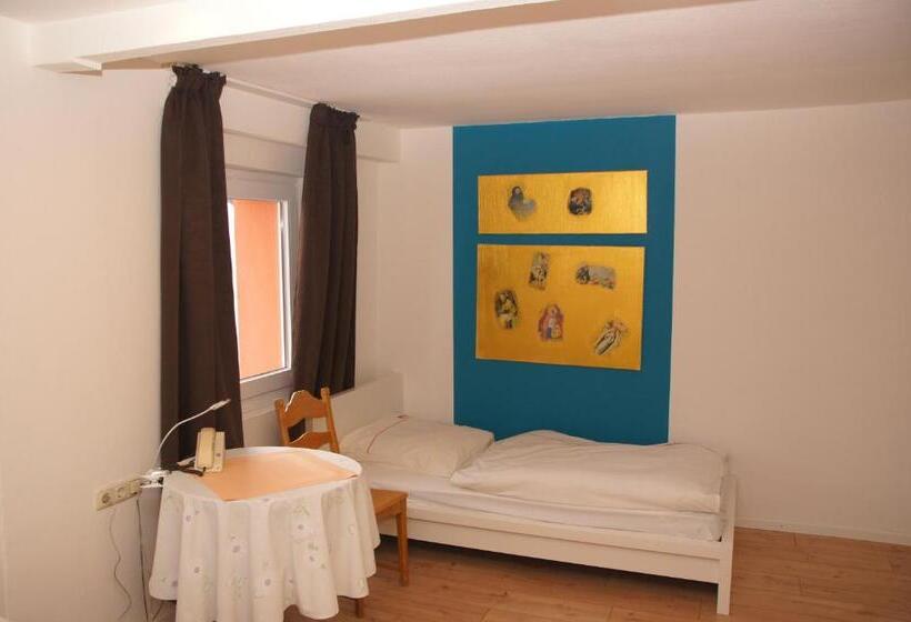 Номер Стандарт Трехместный, Paseo