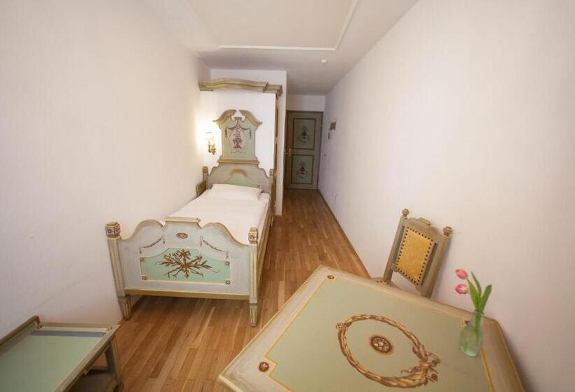 标准单人间, Wilder Mann