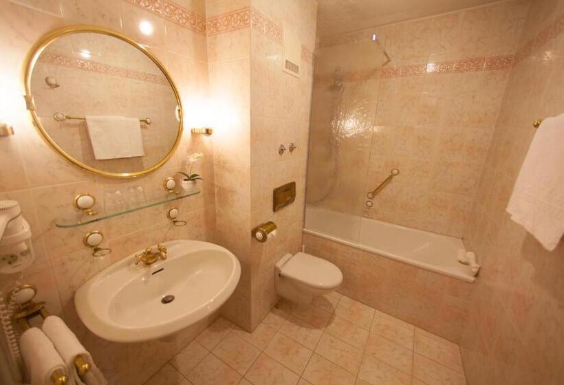 高级大房间, Wilder Mann