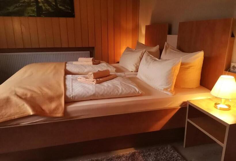 Номер Стандарт с Балконом, Zur Schmiede
