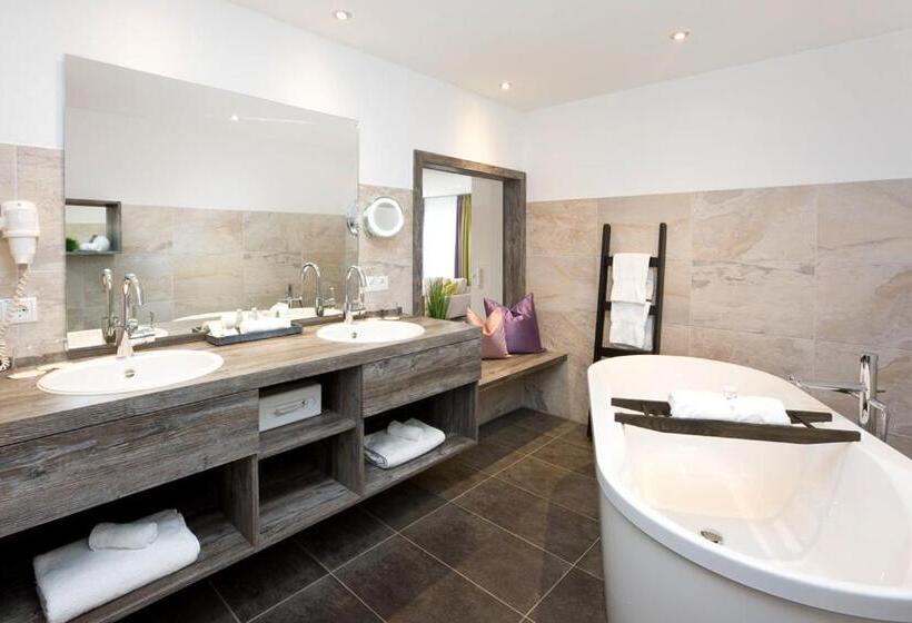 Люкс Повышенной Комфортности, Landhotelgockelwirt