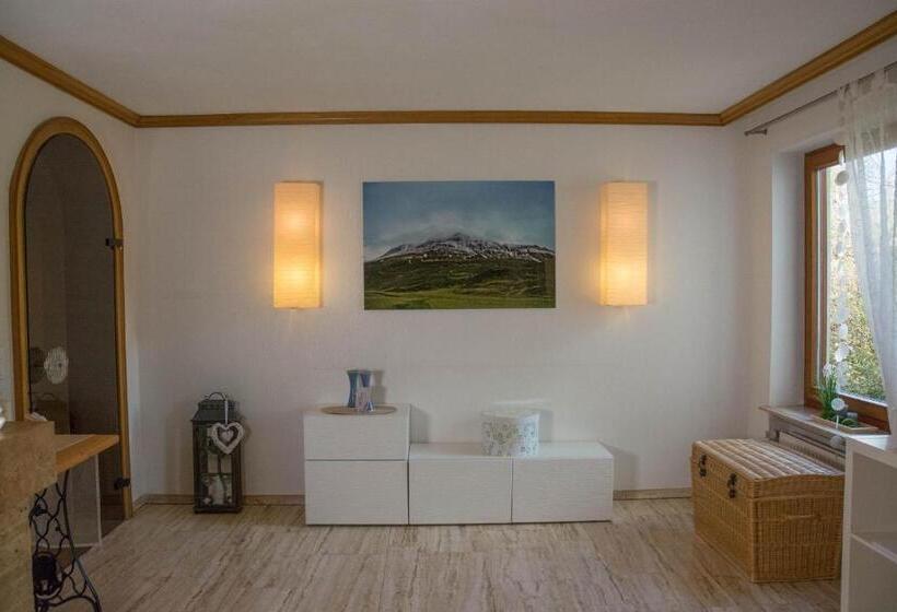 Апартаменты 2 Спальни, Landhotel Sonneneck Breuna Im Naturpark