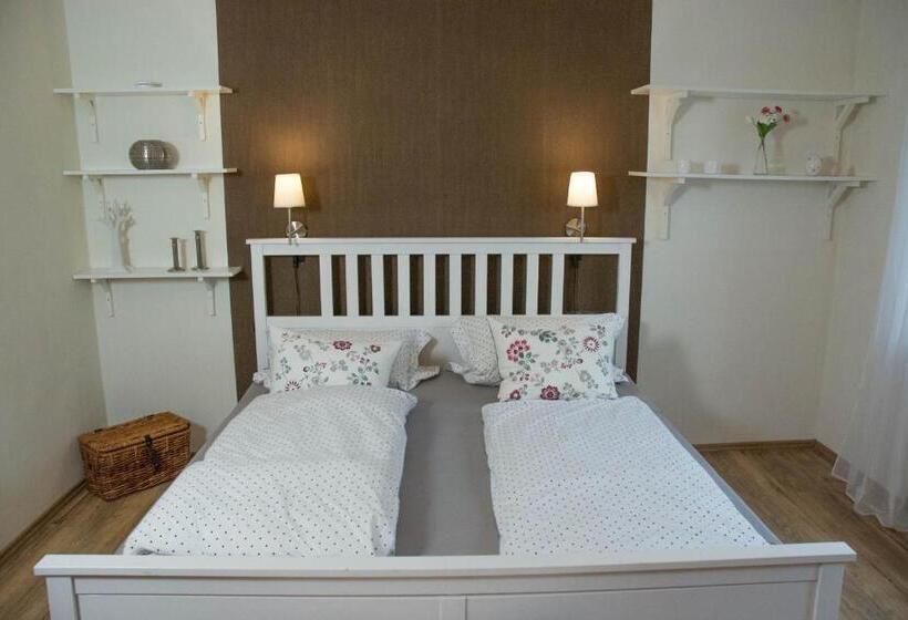 Апартаменты 2 Спальни, Landhotel Sonneneck Breuna Im Naturpark