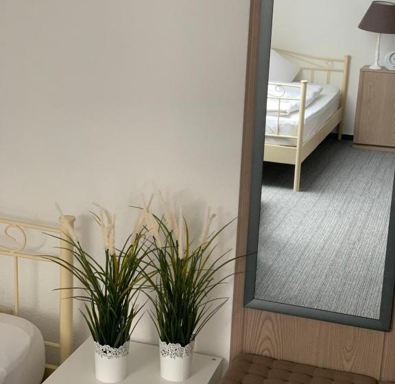 اتاق استاندارد چهار تخته, Residenz Hotel Giessen