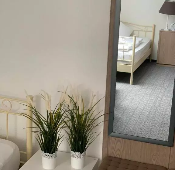 スタンダード4人部屋, Residenz Hotel Giessen