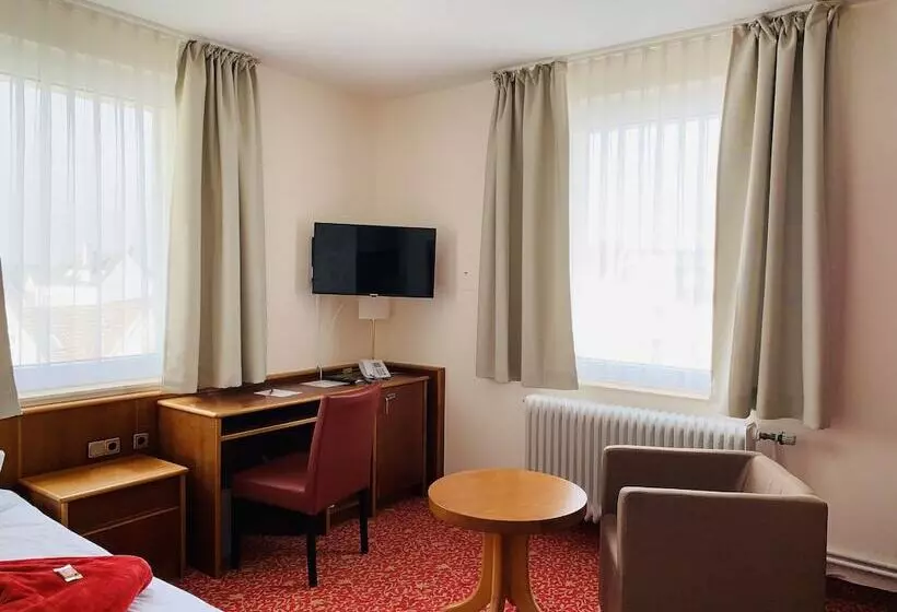 اتاق استاندارد یک نفره, Seehotel Neue Liebe