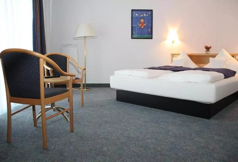 スタンダード４人部屋, Trip Inn Hotel Zum Riesen Hanau