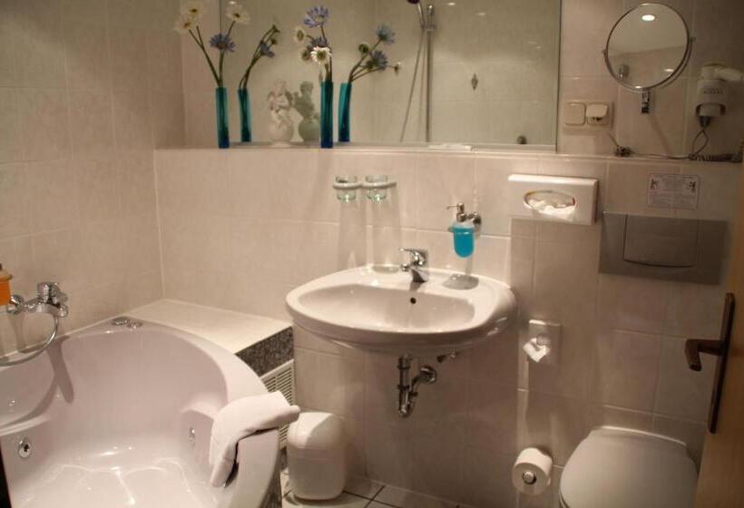 4인용 스탠다드 룸, Trip Inn Hotel Zum Riesen Hanau