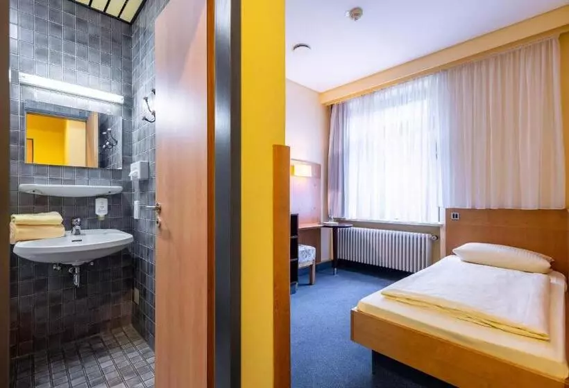 اتاق استاندارد یک نفره, Kassel Ost
