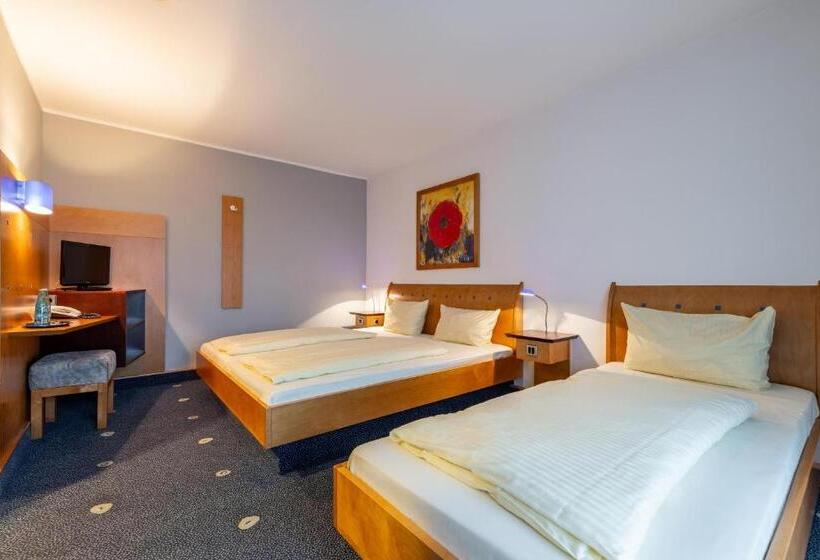 Номер Стандарт Трехместный, Kassel Ost