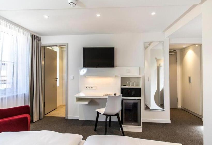 Номер Стандарт, Bayerischer Hof