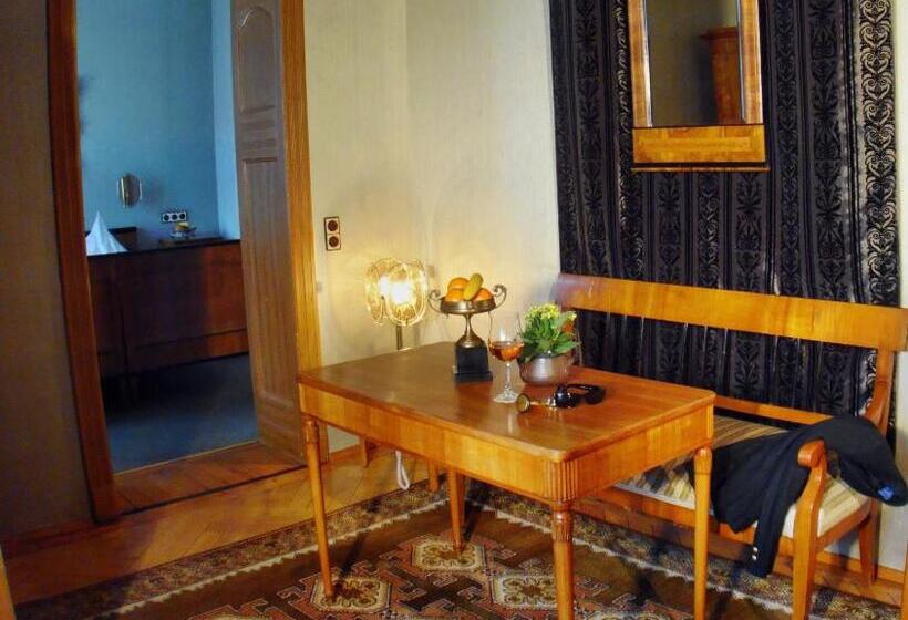 חדר סטנדרט, Der Platengarten