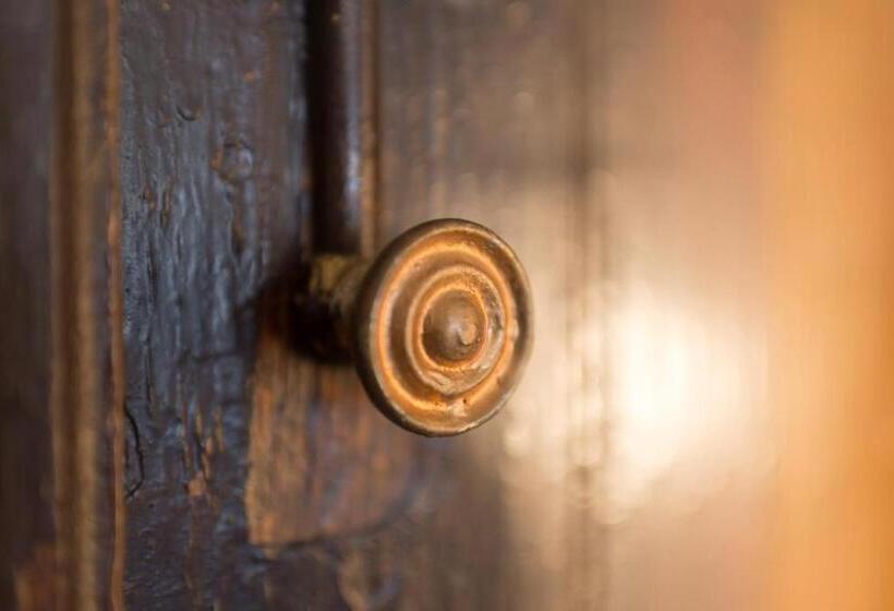 Люкс, Deutsches Haus