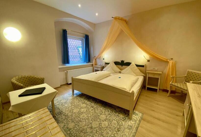 Номер Стандарт, Deutsches Haus