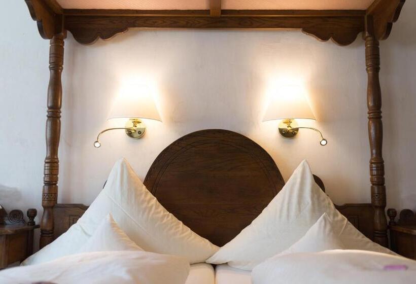 Люкс, Deutsches Haus