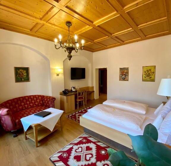 Номер Deluxe, Deutsches Haus