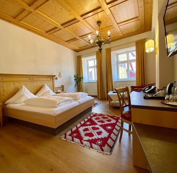 Номер Deluxe, Deutsches Haus