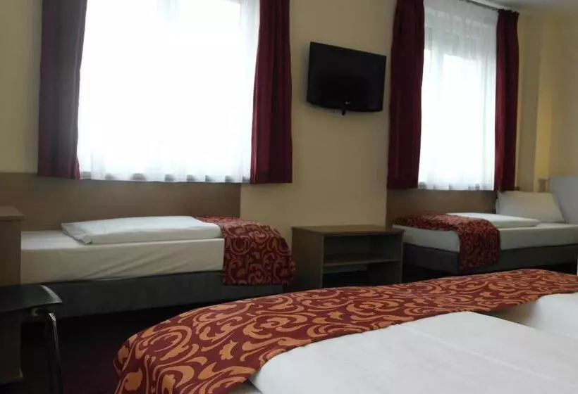スタンダード4人部屋, Dream Inn Hotel Regensburg Ost