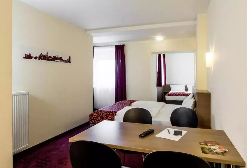 スタンダード4人部屋, Dream Inn Hotel Regensburg Ost