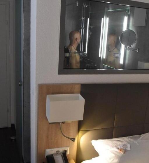 スタンダードシングルルーム, Hamann