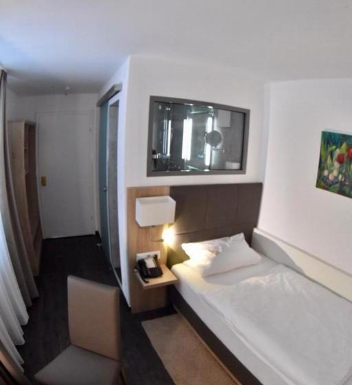 スタンダードシングルルーム, Hamann