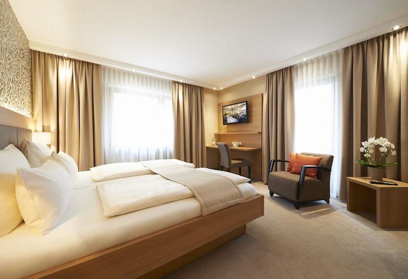 コンフォートルーム, Hanauerhof