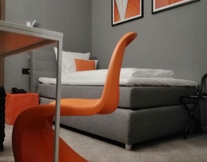 标准单人间, Maxplatz