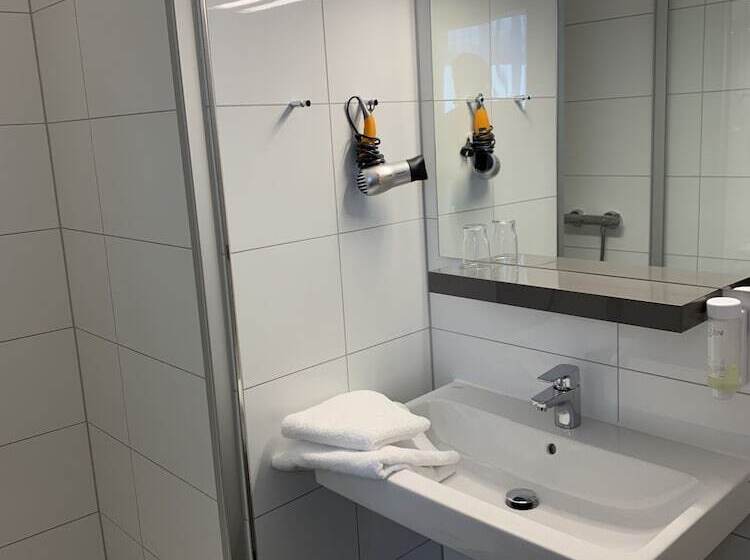 单人经济间, Maxplatz