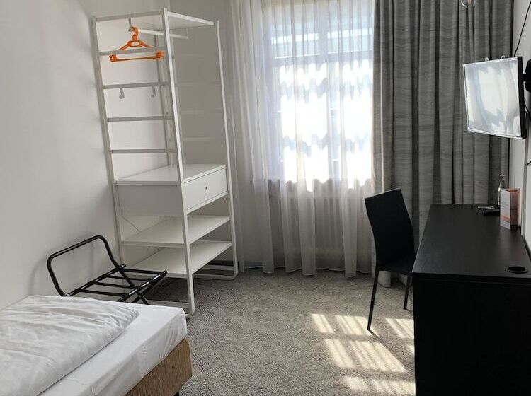 اتاق اکونومی یک تخته, Maxplatz