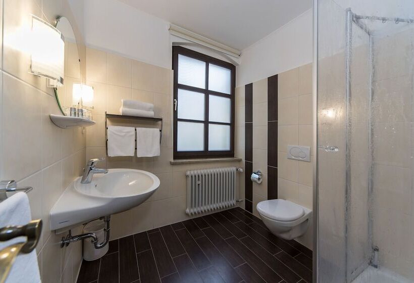 اتاق اکونومی, Maxplatz