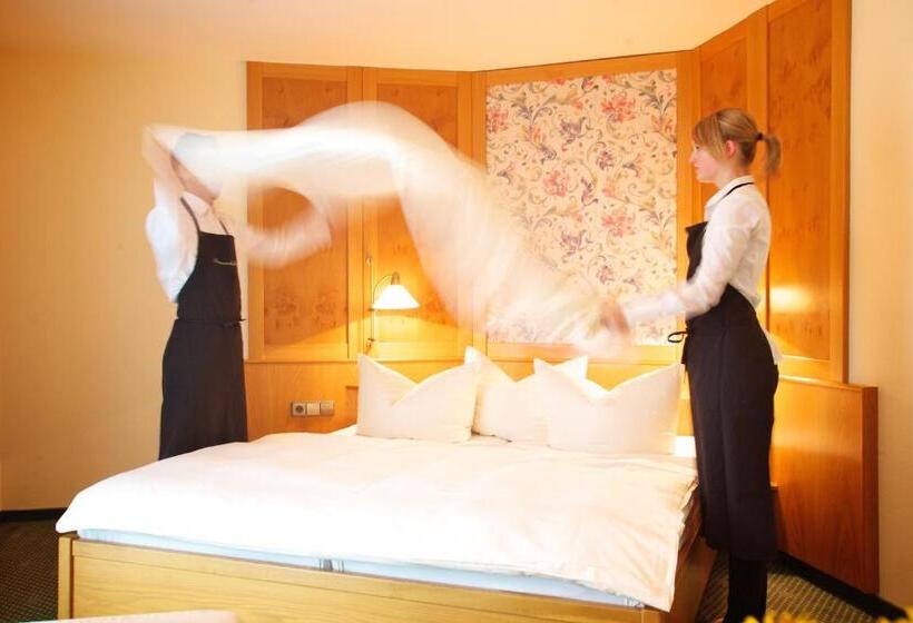 Номер Стандарт, & Restaurant Dornweiler Hof