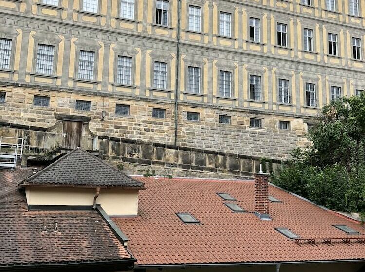 חדר סטנדרט, Sandstern