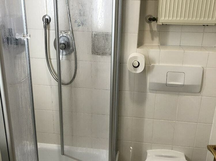 חדר סטנדרט, Sandstern