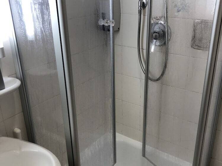 חדר סטנדרט, Sandstern