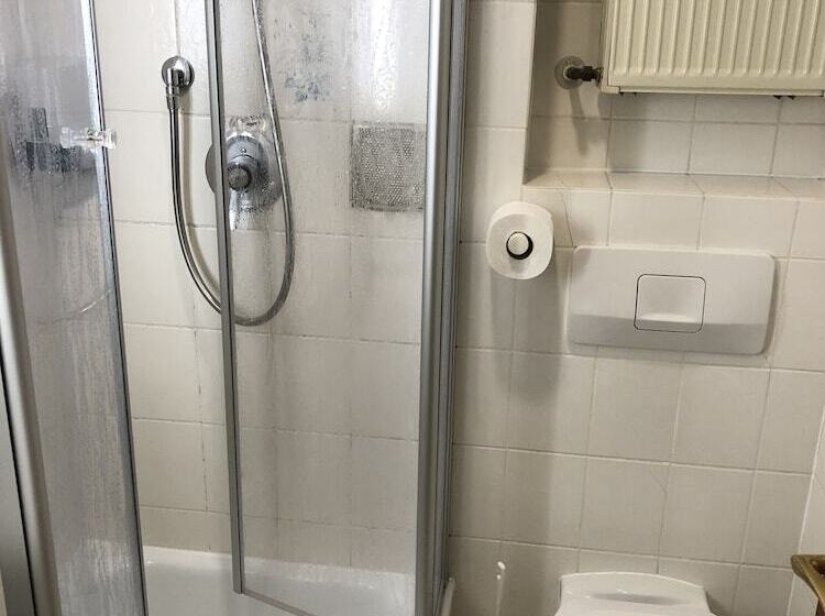 חדר סטנדרט יחיד, Sandstern