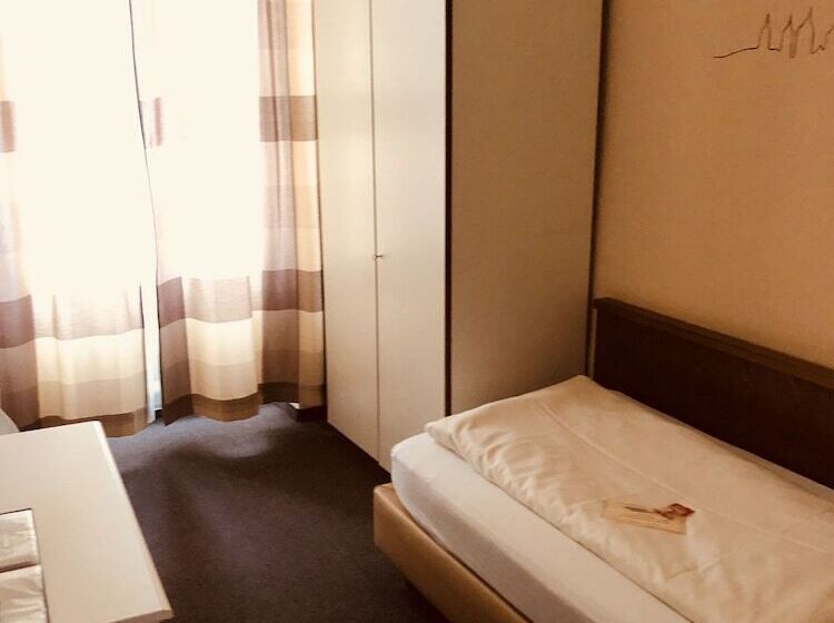 חדר סטנדרט יחיד, Sandstern