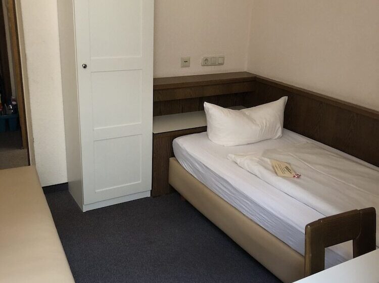 חדר סטנדרט יחיד, Sandstern