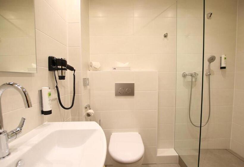 스탠다드 룸 강 전망, Straubs Schone Aussicht