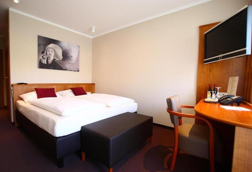 스탠다드 룸 강 전망, Straubs Schone Aussicht