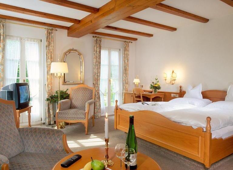 Дом 1 Спальня, Zur Krone