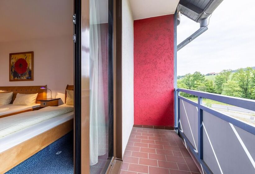 スタンダードトリプルルーム, Kassel Ost