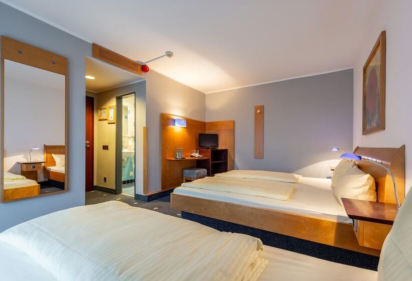 스탠다드 트리플 룸, Kassel Ost