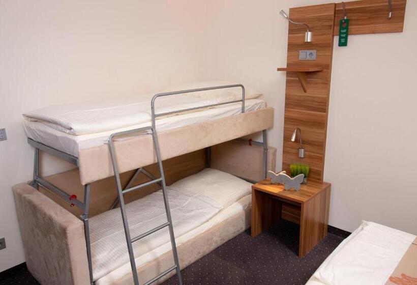 Четырехместный Номер Стандарт, Burgschänke, Hotel & Restaurant E Mobilität Ladestationen Für Elektroautos