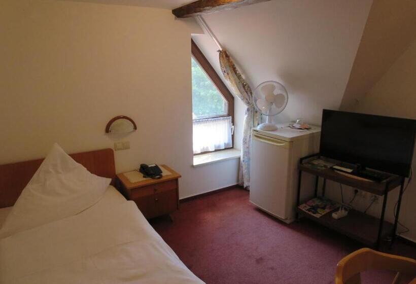 单人经济间, Der Gasthof In Alfdorf