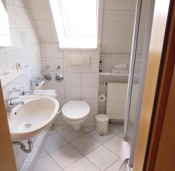 标准单人间, Der Gasthof In Alfdorf