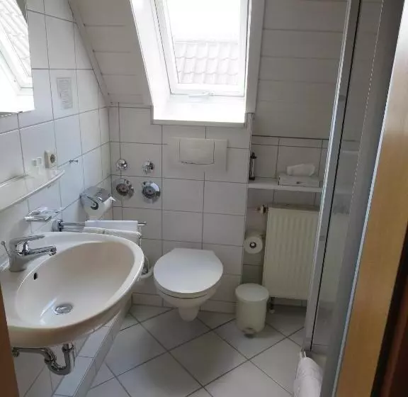 Standard Yhden Hengen Huone, Der Gasthof In Alfdorf