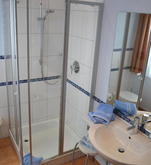 חדר סטנדרט לשלושה, Landgasthof Hock