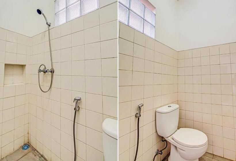 Номер Стандарт, Live Homestay By Oyo Rooms