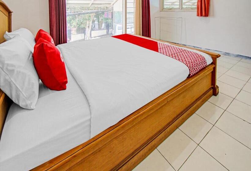 Номер Стандарт, Live Homestay By Oyo Rooms