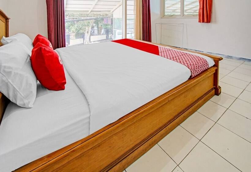 Номер Стандарт, Live Homestay By Oyo Rooms